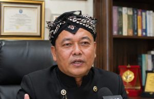 Ketua DPRD Pati Ajak Masyarakat Jadikan Momentum Hari Jadi Pati untuk Perkuat Persatuan Ali Badrudin Ketua DPRD Kabupaten Pati saat diwawancarai awak media