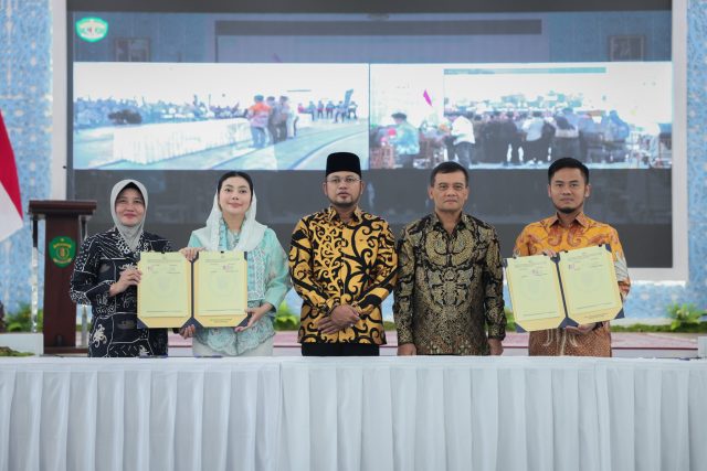 Pemerintah Provinsi Jawa Tengah dan Kalimantan Timur Pemerintah Provinsi Jawa Tengah dan Kalimantan Timur
