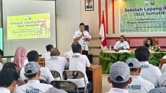 Wabup Hanies Dorong Petani Kuasai Literasi Iklim, melalui Sekolah Lapang Iklim