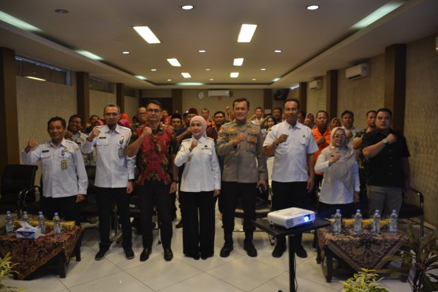 Perkuat Mitigasi Bencana, Pemkab Kendal Gelar Sekolah Lapang Gempa Bumi dan Tsunami Bupati Kendal, Dyah Kartika Permanasari dalam kegiatan SLG Kabupaten Kendal 2026