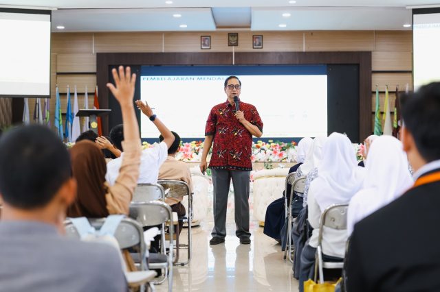 Kementerian Pendidikan Dasar dan Menengah (Kemendikdasmen) bersama Komisi X DPR RI