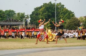 Tak Sekadar Tampil, Ketua DPRD Pati : 1.000 Pelajar Pati Jadi Bagian dari Upaya Menjaga Seni Tradisional Pertunjukan Tari Kolosal 1.000 pelajar tingkat SD dan SMP se-Kabupaten Pati yang digelar pada Minggu (23/8/2026) dan berlangsung di Alun-Alun Simpang Lima Pati