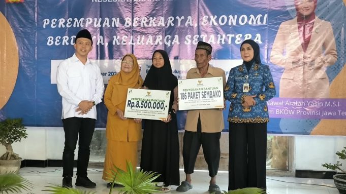 Sukses Lindungi Pekerja Migran, Pemkab Kendal Raih Penghargaan Desa Migran EMAS