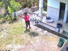 Pria Berhoodie Merah Terekam CCTV Curi Pakaian Dalam Warga Jembangan Batangan, Pelaku Diduga Beraksi Dua Kali
