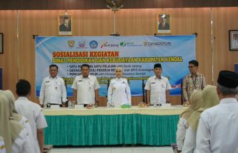 Bupati Kendal Dorong Budaya Menabung Pelajar Lewat Program Satu Rekening Satu Pelajar, Setoran Awal Cuma Rp5 Ribu