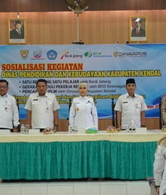 Bupati Kendal Dorong Budaya Menabung Pelajar Lewat Program Satu Rekening Satu Pelajar, Setoran Awal Cuma Rp5 Ribu