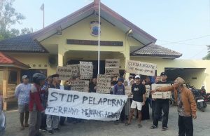 Warga Karangsari Pati Datangi Polsek Cluwak, Minta Proses Hukum terhadap Petani Dihentikan