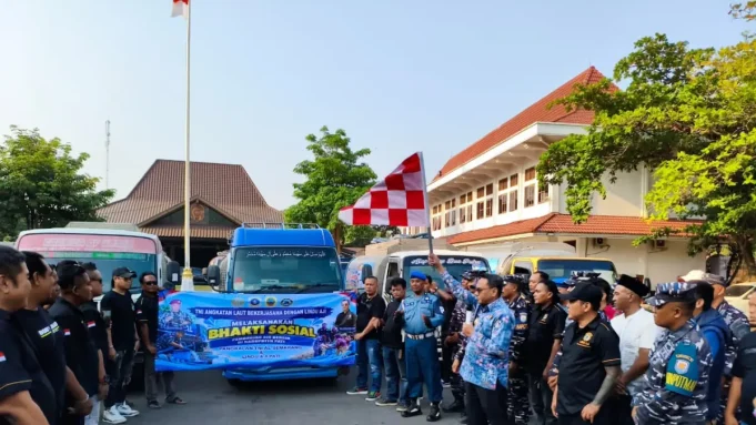 TNI AL Semarang Gandeng Pemkab dan Lindu Aji, Kirim 30 Tangki Air Bersih untuk Warga Pati
